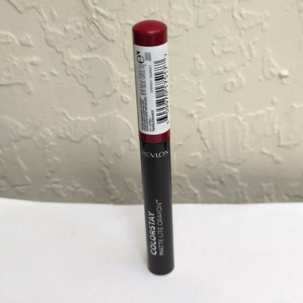 🌻Revlon ColorStay Matte Lite Crayon Matte Lipstick 011 Lifted Transcendence